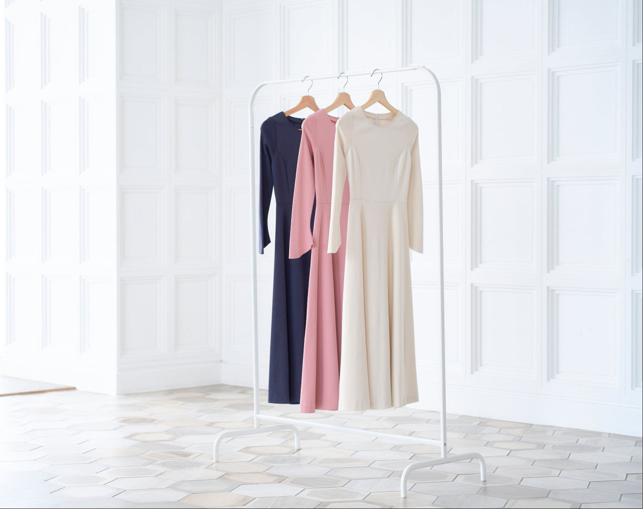 3色の低身長向けフレアワンピース