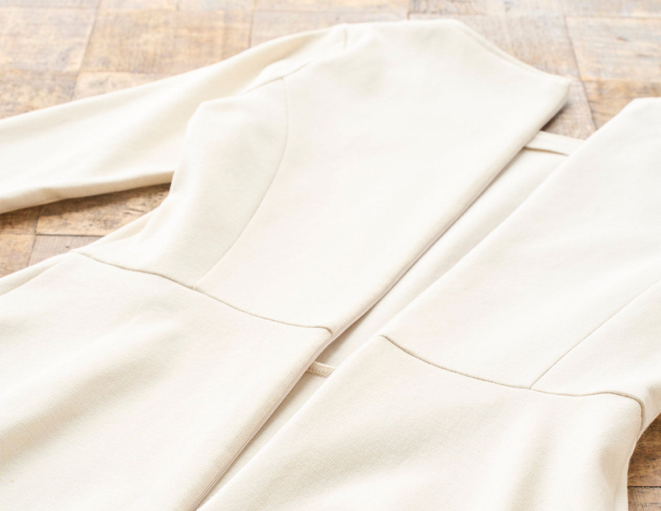 低身長ワンピースのファスナー